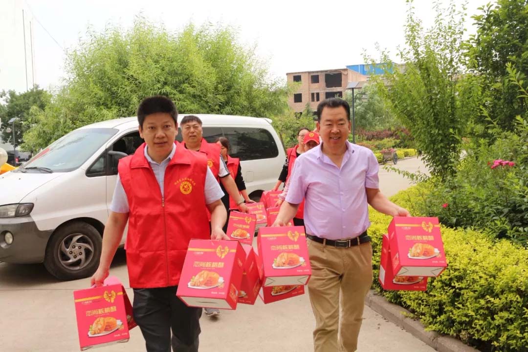【簡(jiǎn)訊】三味奇公司與區工業(yè)信息化和科技局志愿者隊 走進(jìn)市社會(huì )福利院獻愛(ài)心