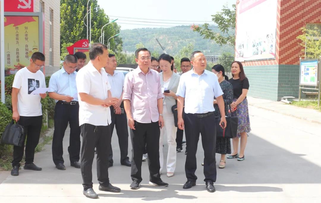 三門(mén)峽市政協(xié)副主席張景林一行深入三味奇開(kāi)展調研工作